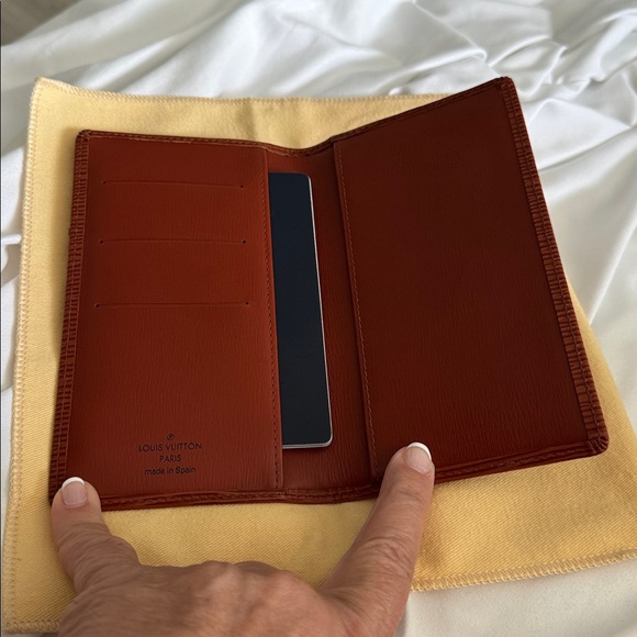 EUC orange/brown LV epi pocket organizer - Picture 11 of 15